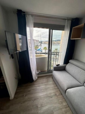 Studio avec vue sur le port